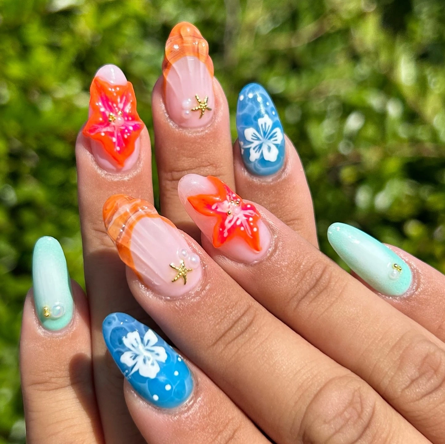Beach vacations are all about sun, sand, waves—and of course, fabulous nails that match the seaside vibe. Beach nail designs are the perfect way to express your summer mood while keeping your style fresh and Instagram-ready. Whether you’re going for minimal elegance or bold tropical colors, there’s a nail style for every beach lover.